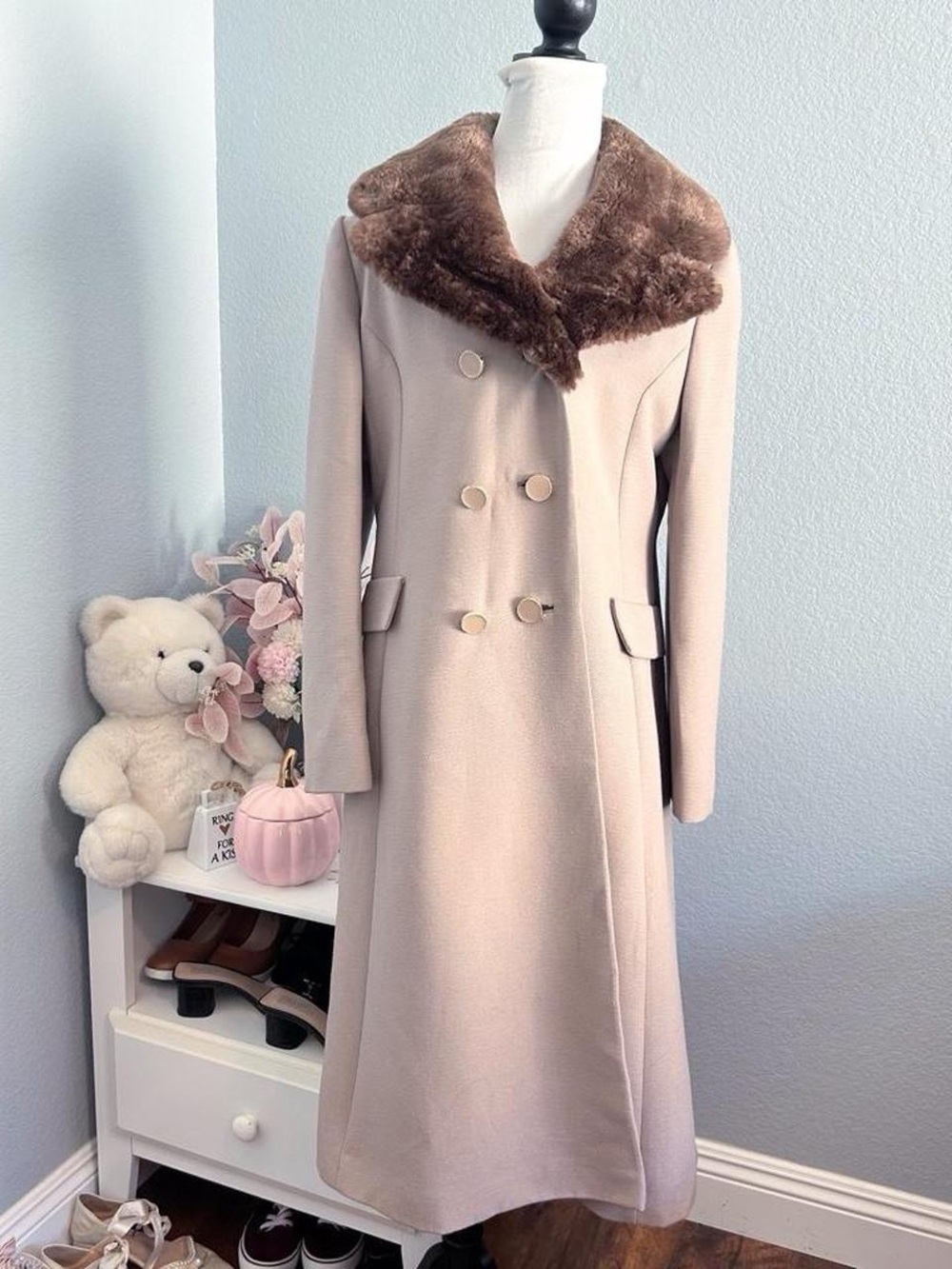 Vintage Harzfeld’s 100% Wool Coat Faux Fur Trim